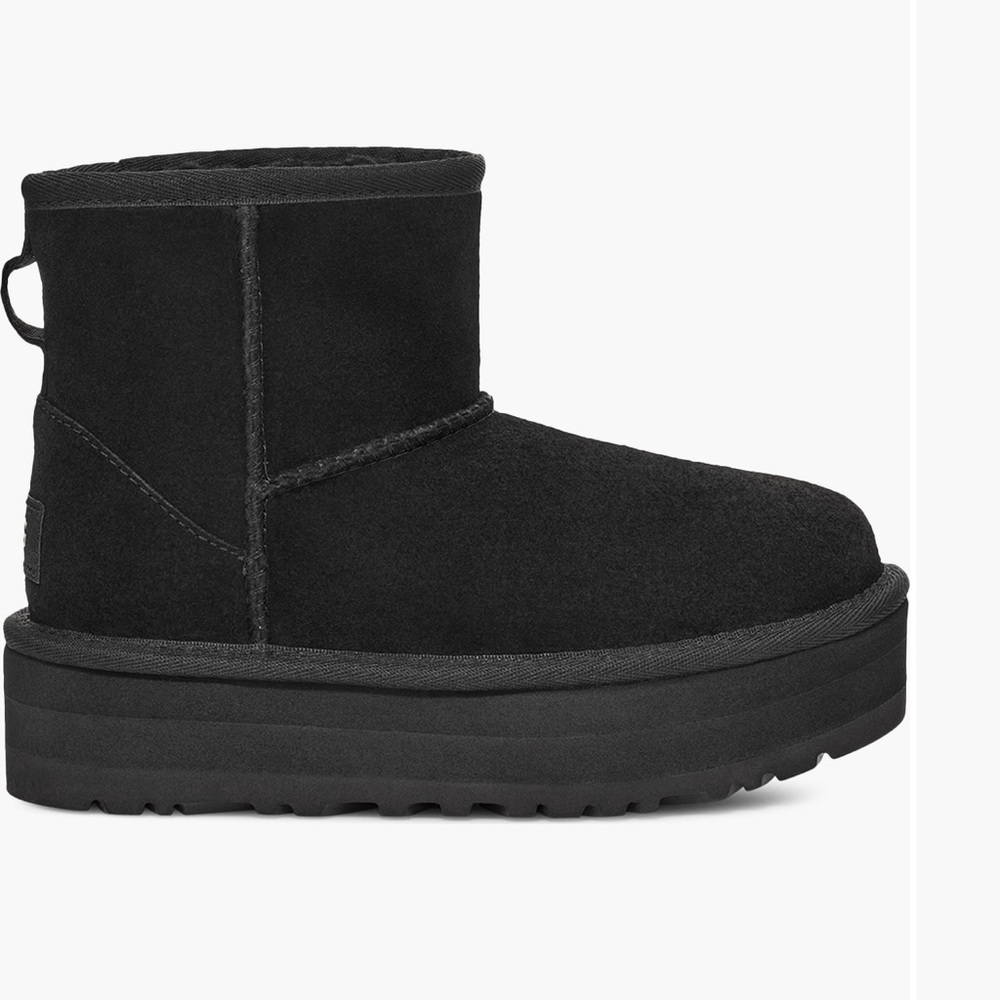 UGG Kids’ Classic Mini Water Resistant Platform Boot. Black. Size 2.